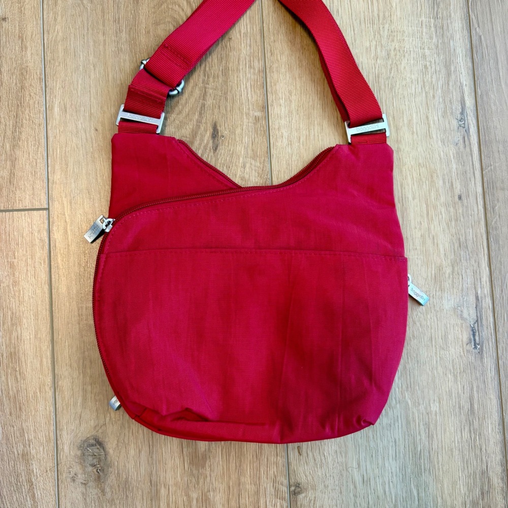 Baggallini Criss Cross Crossbody Bag Red Nylon Travel Purse Multi-Pocket - Picture 7 of 7